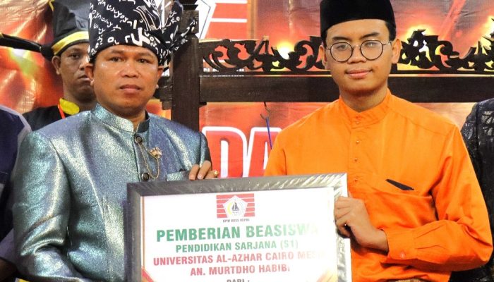 Ketua BPW KKSS Kepri Wujudkan Impian Seorang Hafiz Quran Kuliah di Kairo