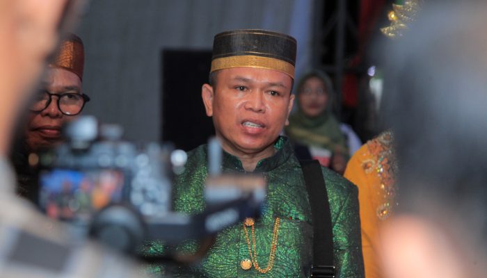 Dilantik Jadi Ketua KKSS Kepri, Ady Indra Pawennari Pastikan Tidak Tergoda Ikut Pilkada