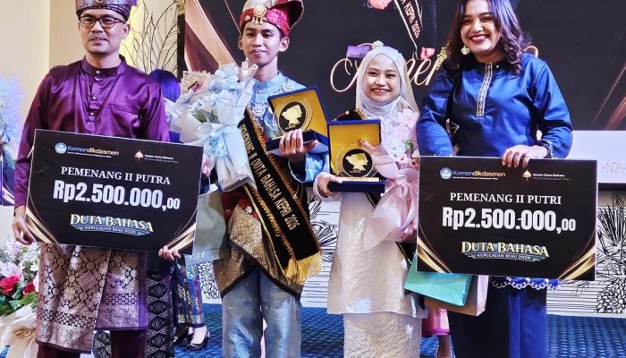 Mahasiswa UMRAH Asal Bugis Sabet Juara II Duta Bahasa Kepri