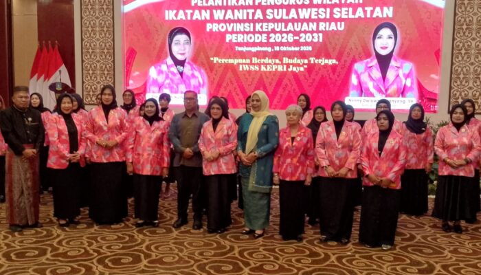 Dilantik Ketua Umum PP IWSS, Nenny Nyanyang Resmi Pimpin IWSS Kepri 2026–2031